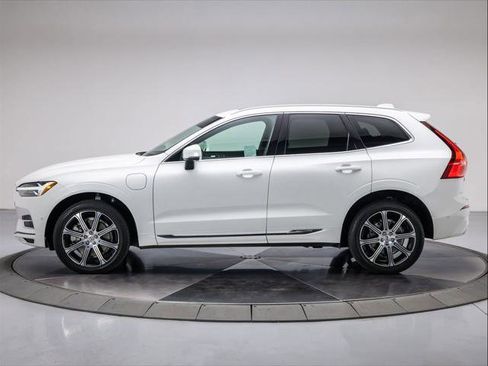 Used 2021 Volvo XC60 T8 Inscription w/ Advanced Package image 2