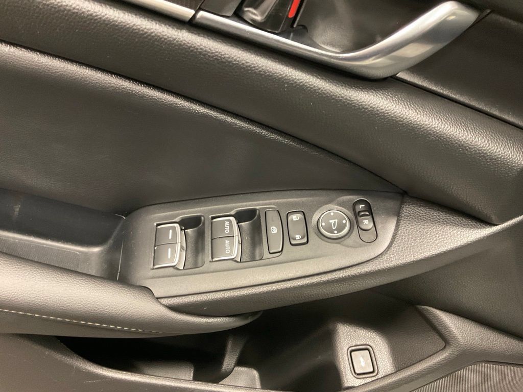 Used 2022 Honda Accord Sport image 18