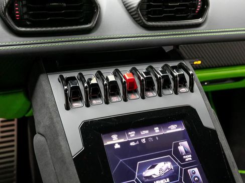 Used 2024 Lamborghini Huracan Tecnica RWD image 32