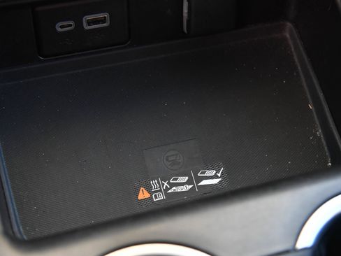 Used 2023 Chevrolet Suburban Premier RWD image 29