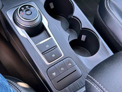 Used 2022 Ford Escape Titanium image 24