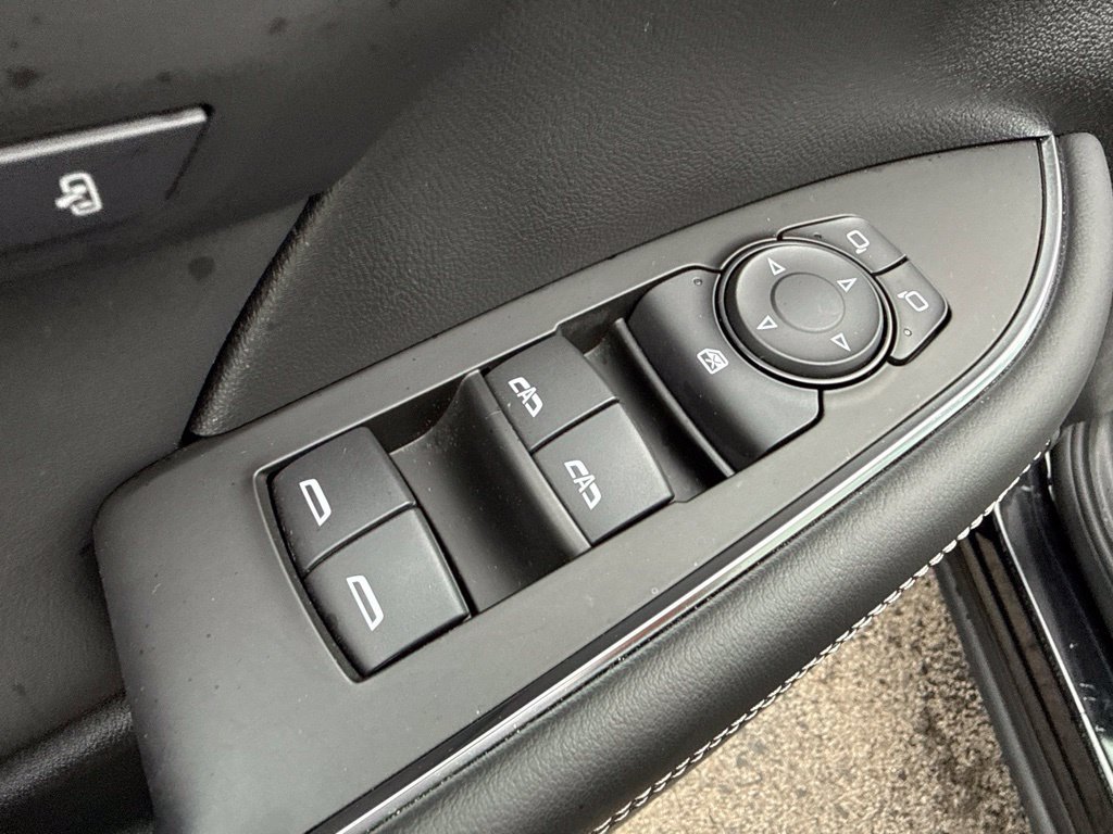 Used 2023 Buick Envision Essence w/ Technology Package I AWD/4WD image 23