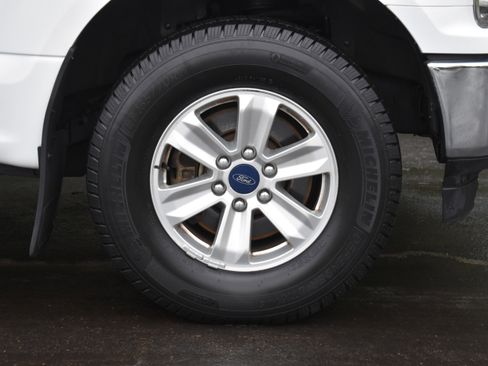 Used 2018 Ford F150 XLT w/ Trailer Tow Package image 35