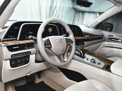 Used 2022 Cadillac Escalade Sport Platinum AWD/4WD image 21