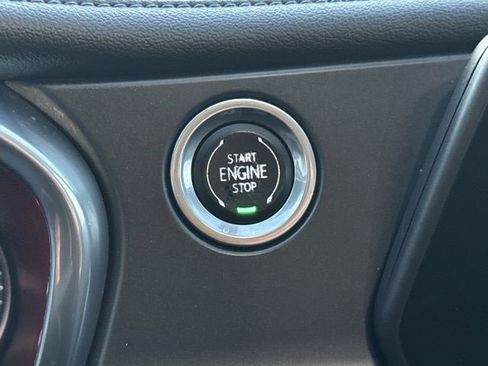 Used 2019 Chevrolet Blazer LT image 16