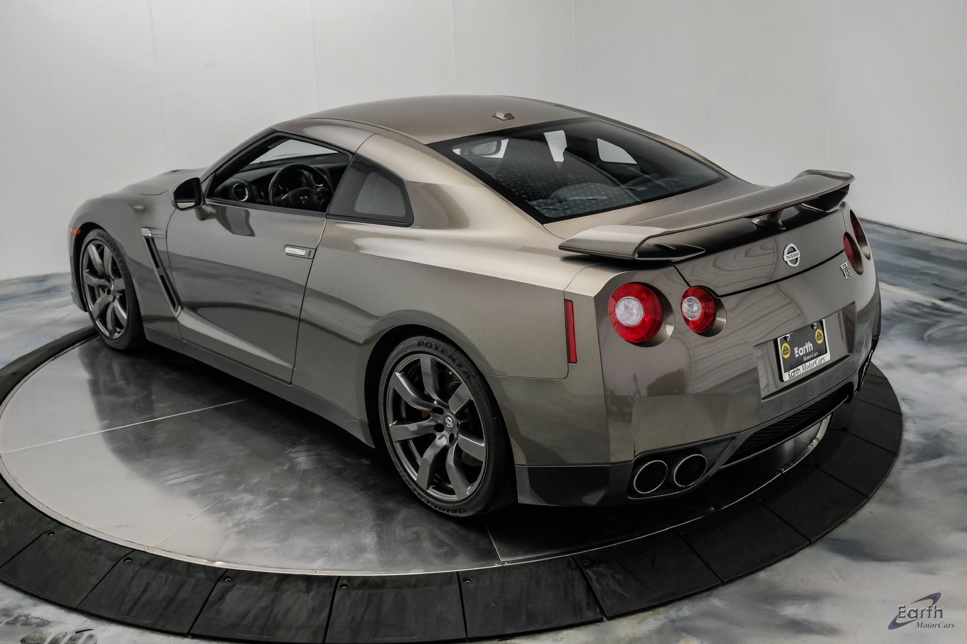 Used 2009 Nissan GT-R Premium AWD/4WD image 15