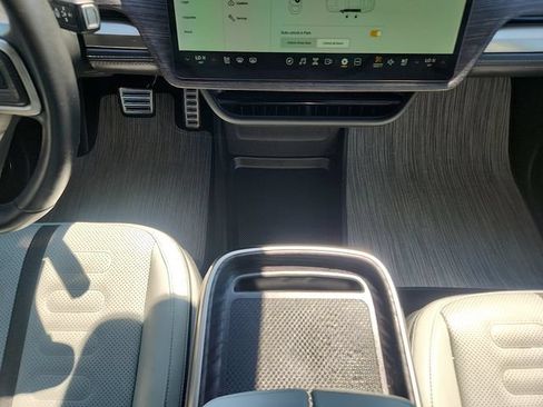 Used 2024 Rivian R1S Adventure AWD/4WD image 16