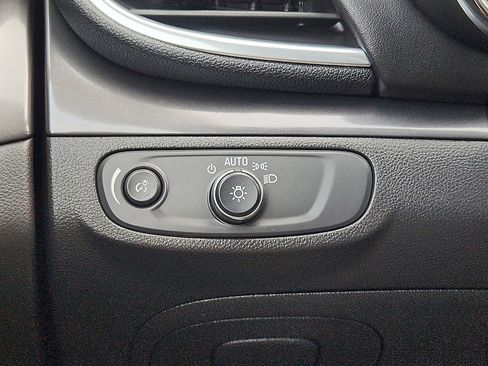 Used 2022 Buick Encore Preferred w/ Safety Package image 25