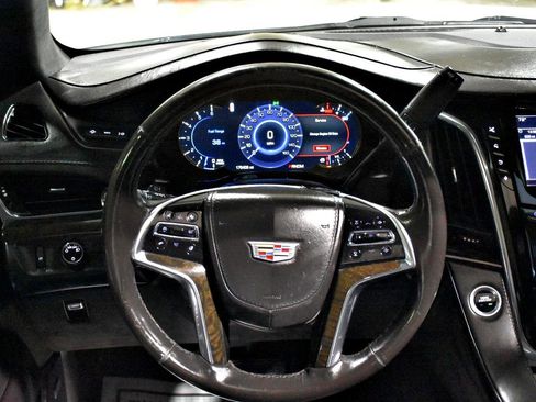 Used 2016 Cadillac Escalade Platinum AWD/4WD image 40