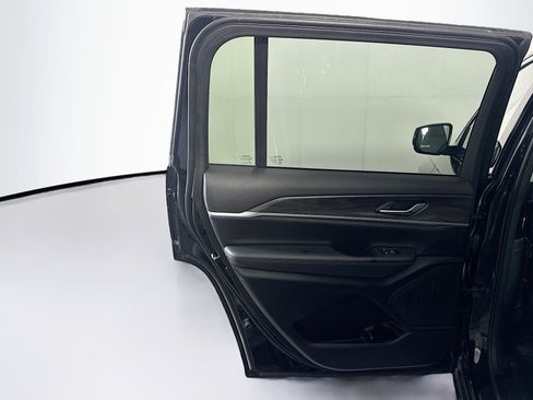 Used 2023 Jeep Grand Cherokee L Limited AWD/4WD image 28