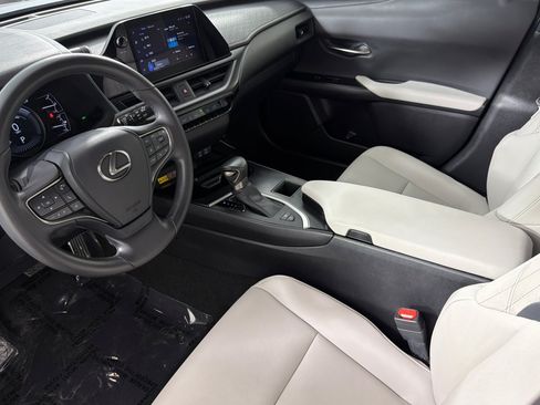 Used 2023 Lexus UX 250h FWD w/ Accessory Package (Z2) image 9