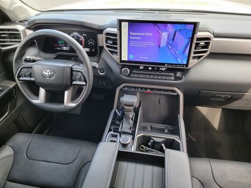 Used 2024 Toyota Tundra Limited AWD/4WD image 33