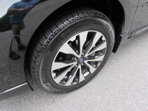 Used 2016 Subaru Outback 2.5i Limited AWD/4WD image 10