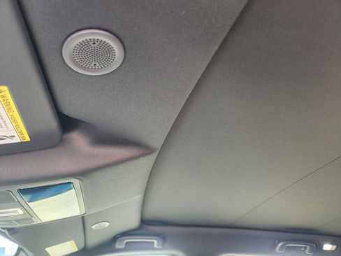 New 2025 Land Rover Discovery Sport Dynamic SE image 24