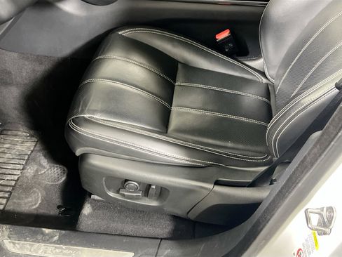 Used 2021 Land Rover Range Rover Velar R-Dynamic S image 19