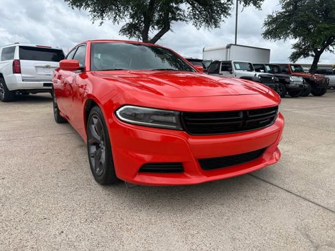 Used 2019 Dodge Charger SXT w/ Plus Group RWD image 1