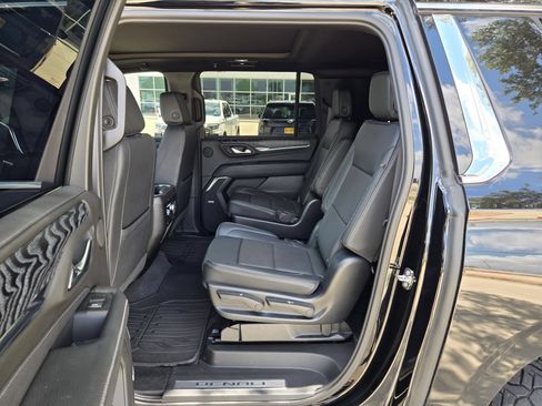 Used 2023 GMC Yukon XL Denali AWD/4WD image 21