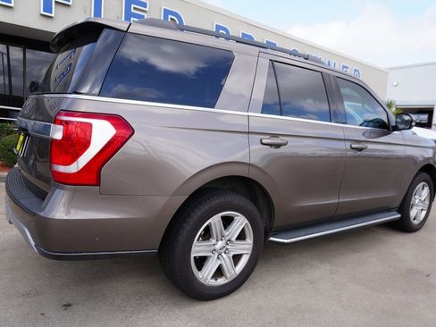 Used 2019 Ford Expedition XLT w/ Equipment Group 202A image 6