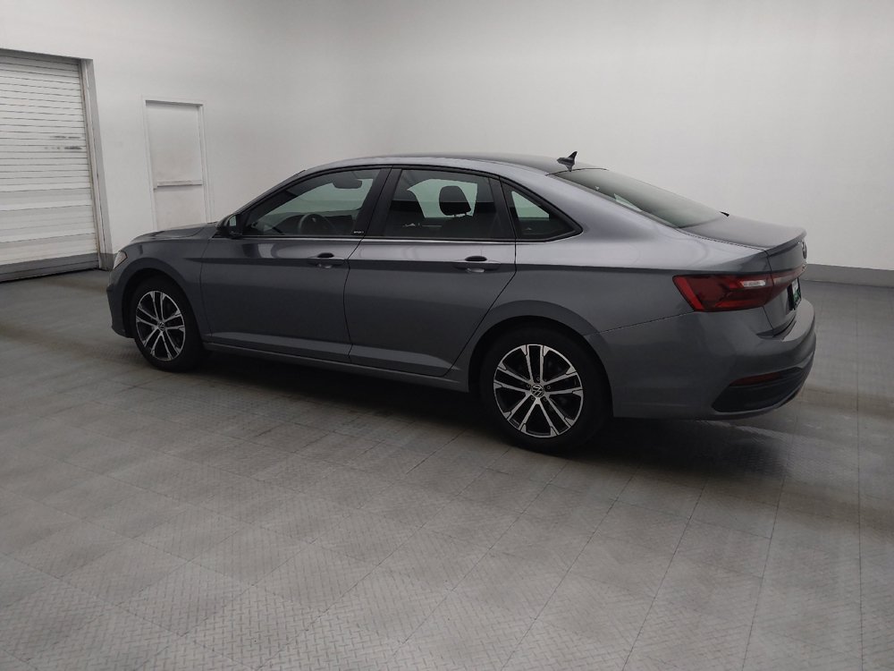 Used 2025 Volkswagen Jetta Sport FWD image 3