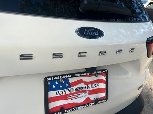 Certified 2024 Ford Escape SE w/ PHEV Premium Package FWD image 22