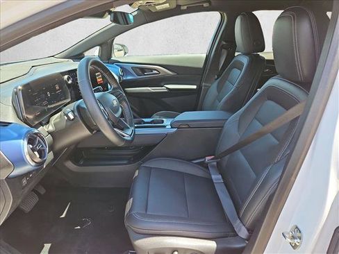 Certified 2025 Chevrolet Equinox EV LT FWD image 22