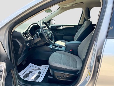 Used 2020 Ford Escape SE Sport image 17