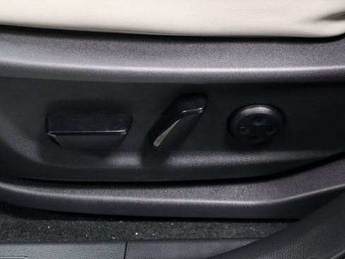 Certified 2023 Nissan Ariya FWD image 29