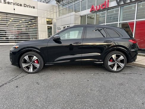 New 2025 Audi SQ5 Premium Plus image 2