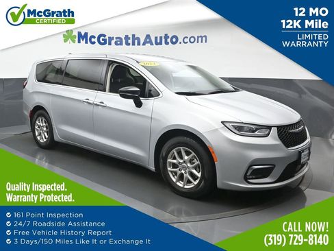 Used 2024 Chrysler Pacifica Touring-L image 1