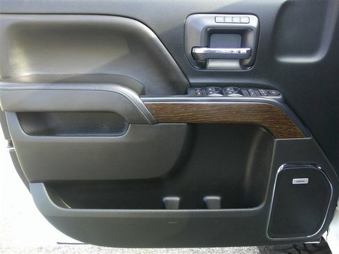 Used 2018 GMC Sierra 3500 Denali w/ Duramax Plus Package image 9