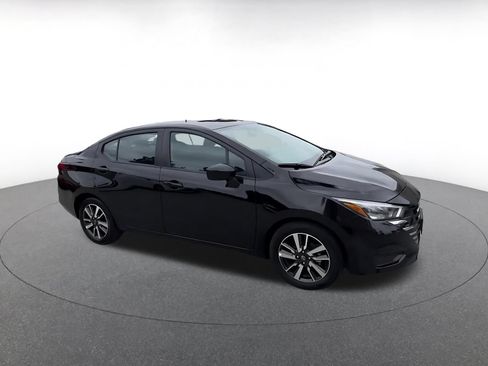 Used 2025 Nissan Versa SV FWD image 2