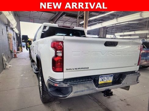 Used 2023 Chevrolet Silverado 2500 LT w/ Convenience Package image 6