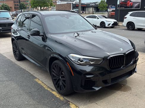 Used 2023 BMW X5 xDrive40i w/ M Sport Package AWD/4WD image 3