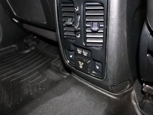 Used 2021 Jeep Grand Cherokee Limited w/ Luxury Group II image 34