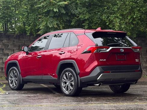 Used 2023 Toyota RAV4 Limited AWD/4WD image 7