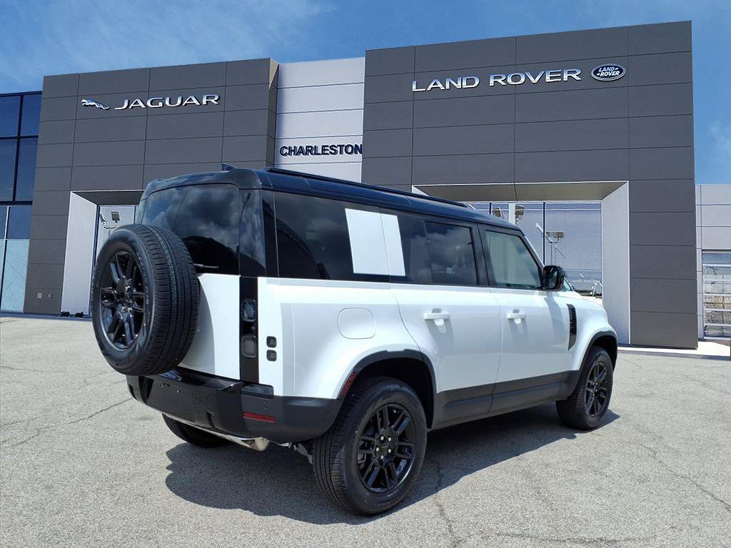 Used 2026 Land Rover Defender 110 S AWD/4WD image 5