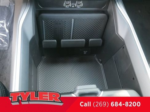 New 2026 RAM 1500 4x4 Crew Cab image 38