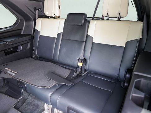 Used 2023 Toyota Sequoia Capstone AWD/4WD image 29