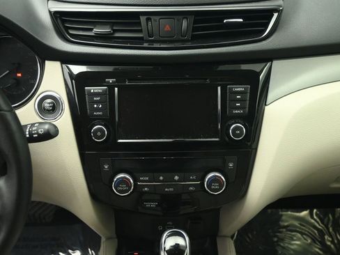 Used 2020 Nissan Rogue Sport SL w/ Premium Package FWD image 39