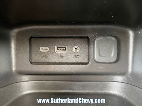 Used 2023 Chevrolet Equinox LT FWD image 30