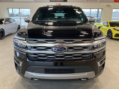 Used 2024 Ford Expedition Platinum image 2
