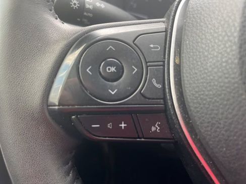 Used 2025 Toyota Corolla SE image 14