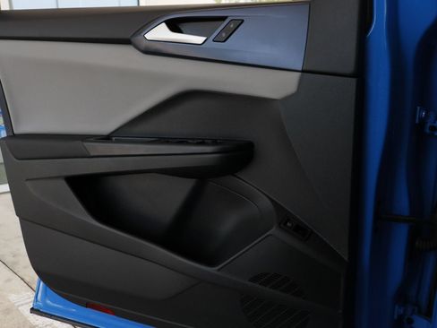 Certified 2023 Volkswagen Taos SE w/ Panoramic Sunroof Package FWD image 18