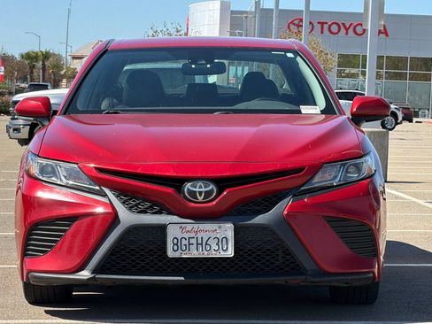 Used 2019 Toyota Camry SE w/ Convenience Package image 9