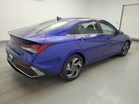 Used 2025 Hyundai Elantra SEL FWD image 10