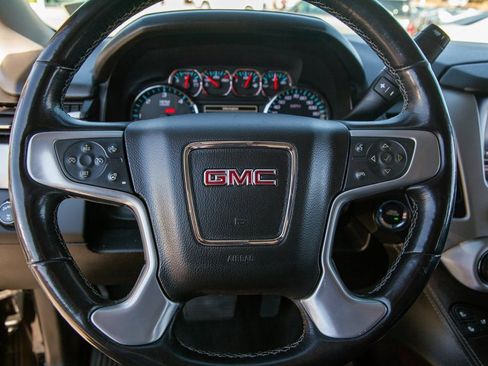 Used 2019 GMC Yukon XL SLT image 17