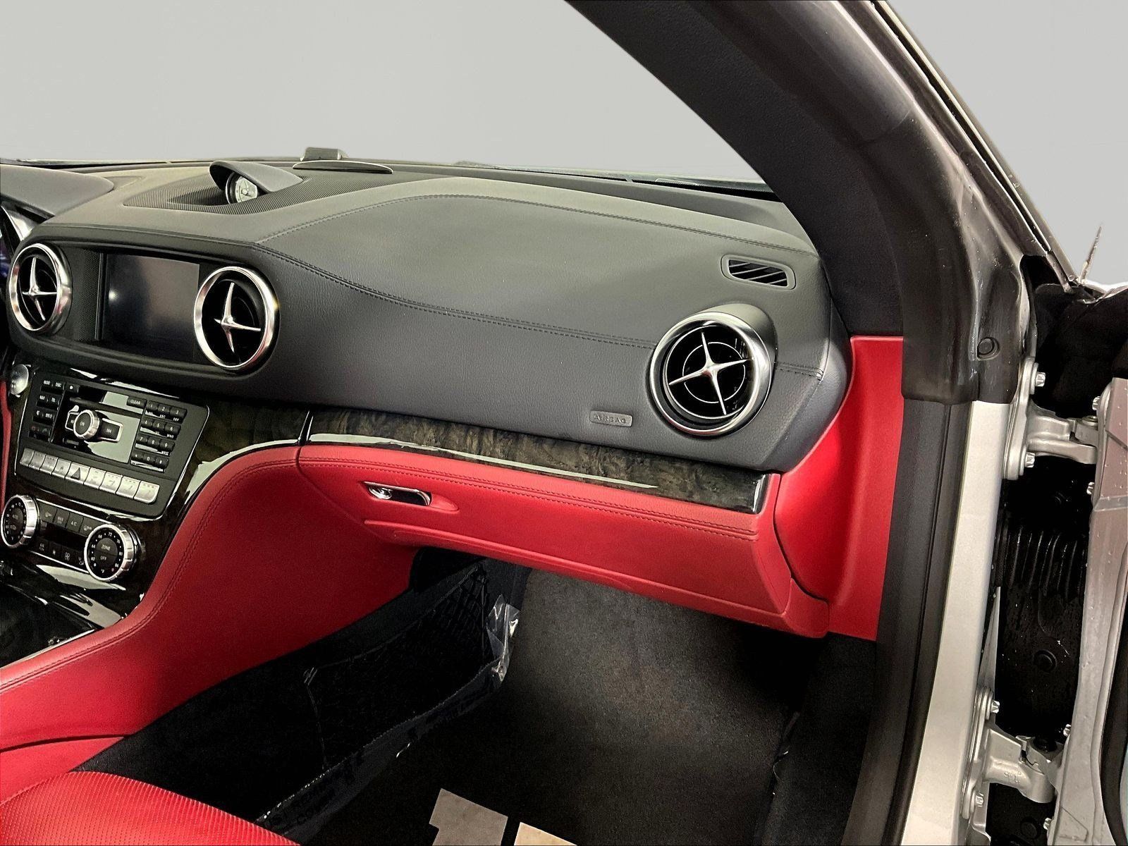 Used 2014 Mercedes-Benz SL 550 image 22