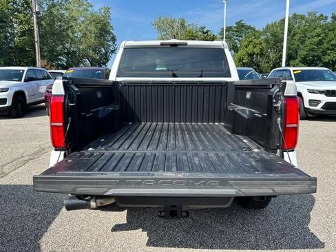 Used 2025 Toyota Tacoma TRD Off-Road AWD/4WD image 5