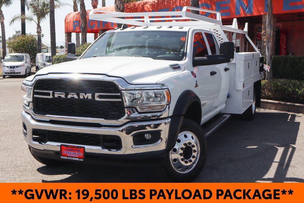 Used 2022 RAM 5500 Tradesman w/ Chrome Appearance Group RWD image 4