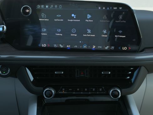 New 2026 Chevrolet Suburban Premier AWD/4WD image 18